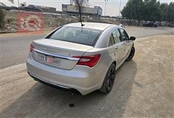 کرایسلەر 200